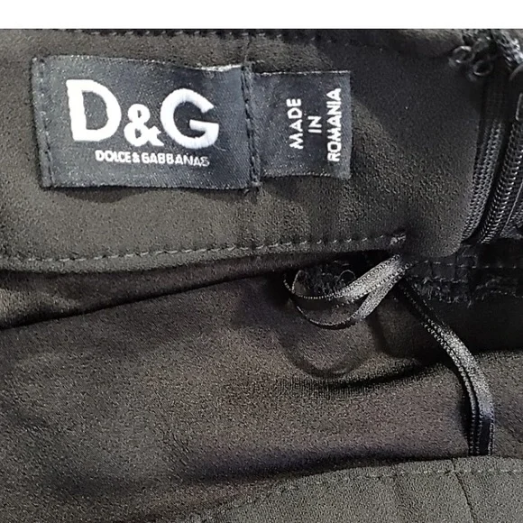DOLCE & GABBANA KNEE LENGTH SKIRT (A422)